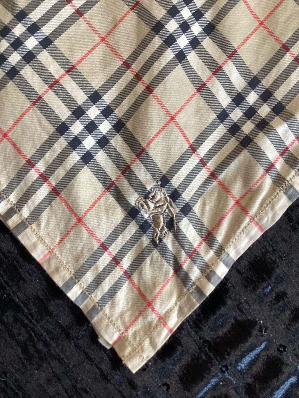 Vintage Burberry Beige Plaid Square with Black, White and Red Lines 18.5 x 18.5 - Picture 7 of 7